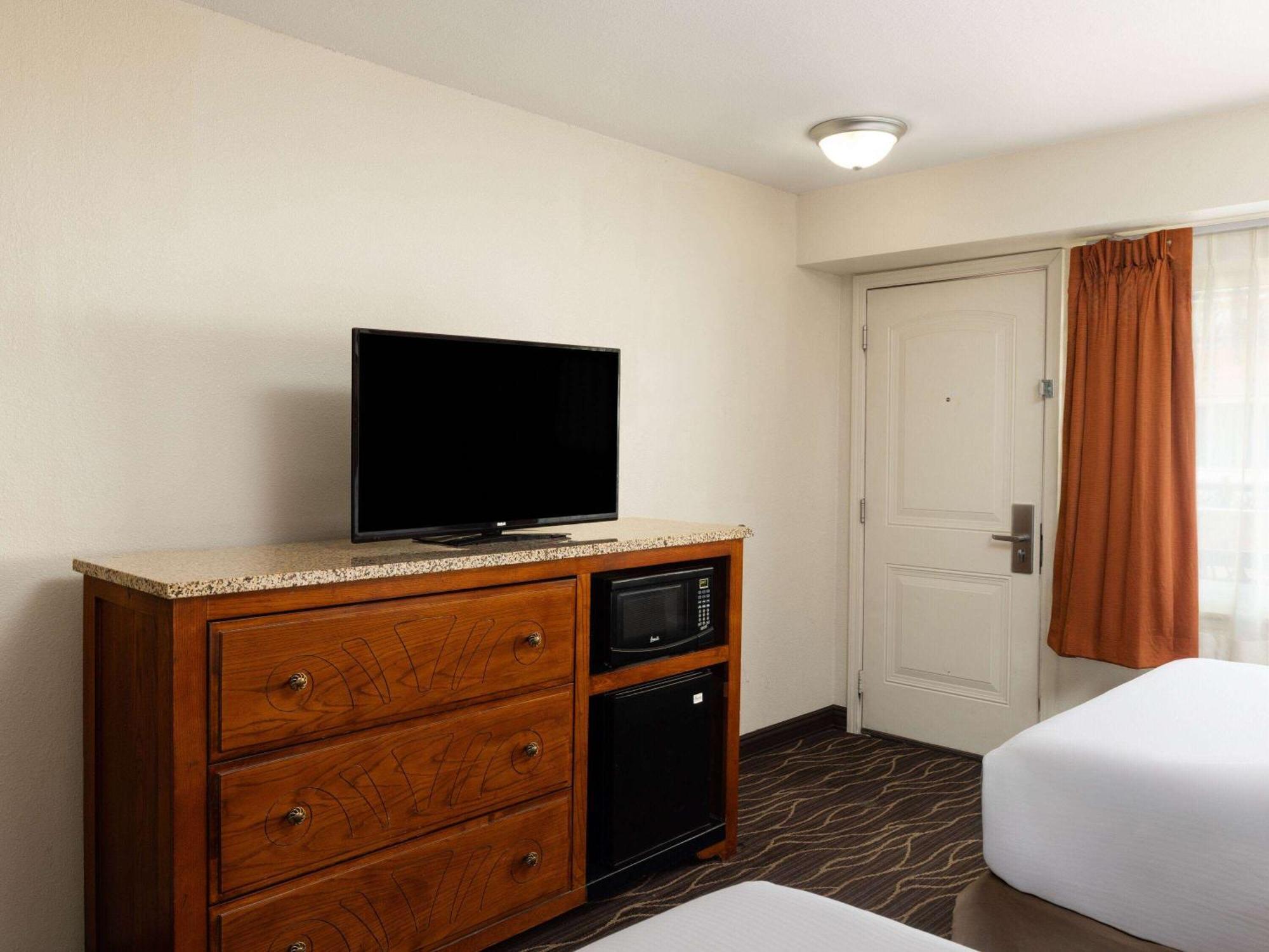 Ramada By Wyndham Elko Hotel At Stockmen'S Casino Extérieur photo