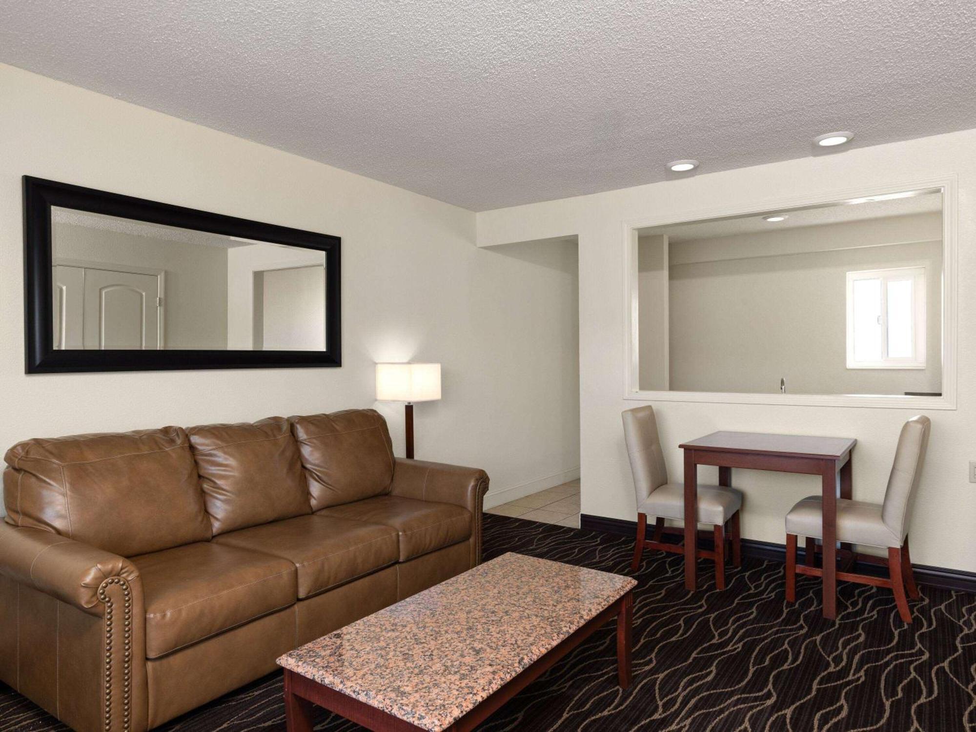 Ramada By Wyndham Elko Hotel At Stockmen'S Casino Extérieur photo